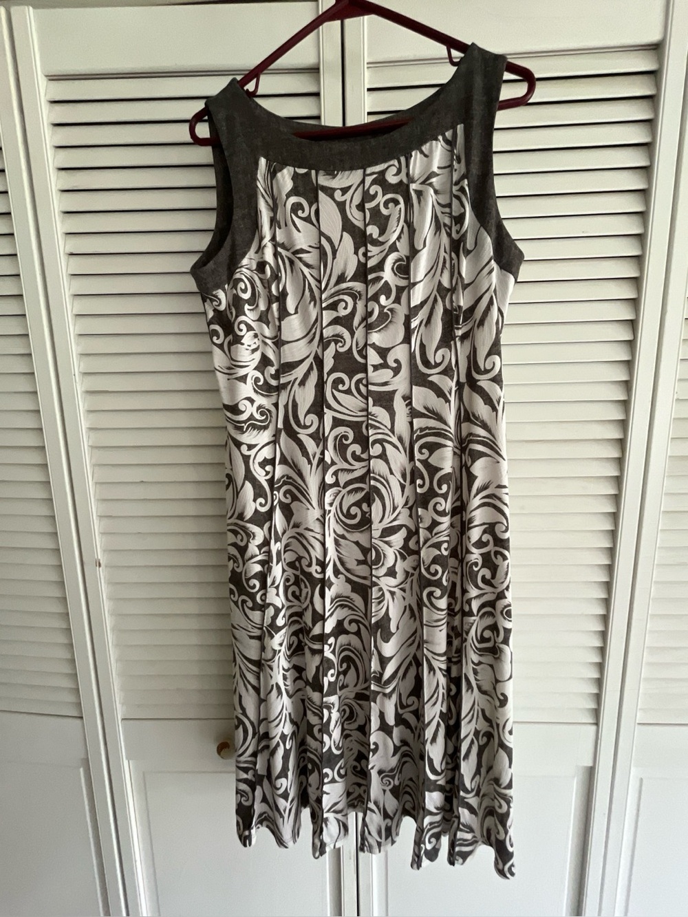 Perceptions Gray and White Printed Sleeveless A-Line Dress Pleated stretchy PL